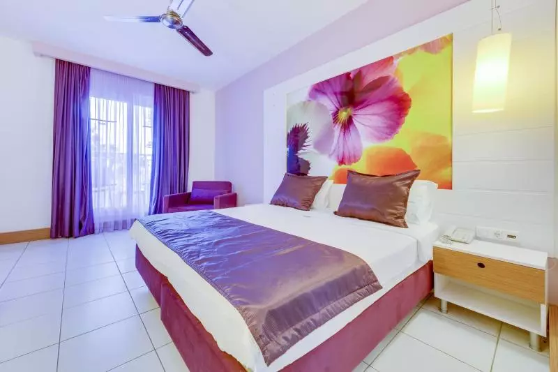 اتاق هتل آرمونیا تعطیلات (2)